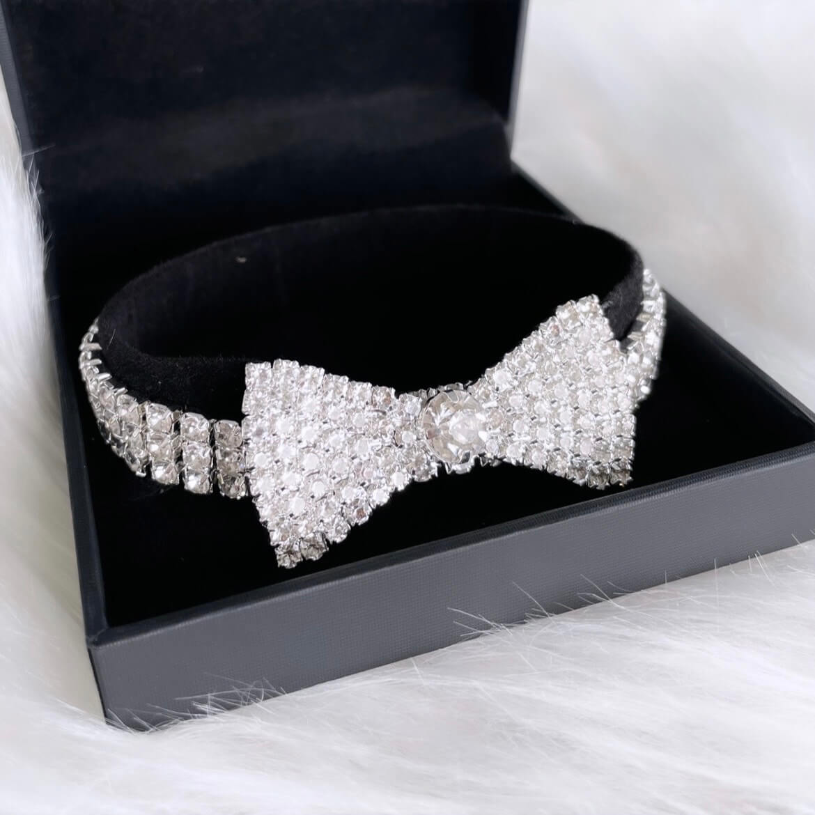 Allure Bow Necklace
