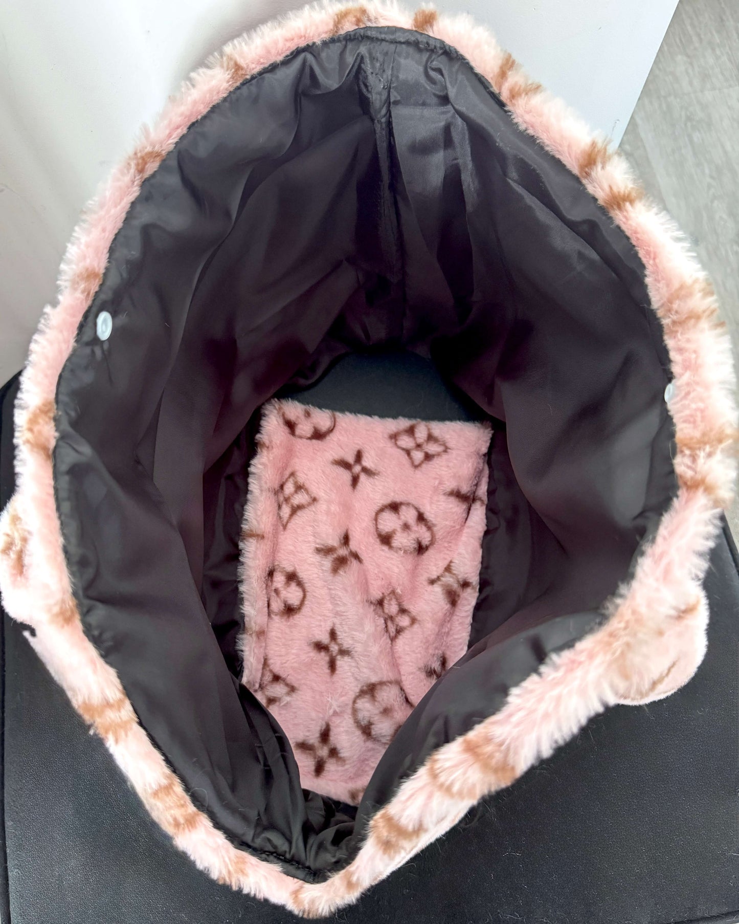 Luxe Designer Snuggle Tote Carry Bag - Pink